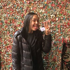 Meet your Posher, Emma